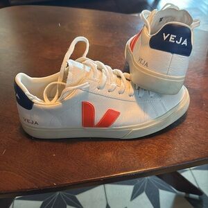 Veja Campo. Orange and blue. Size 9